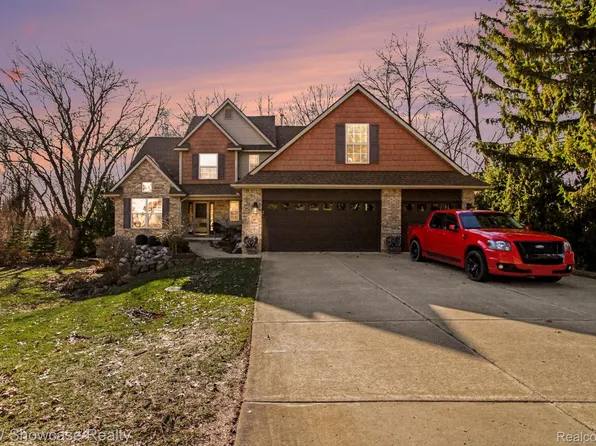 2648 Morel Dr, Highland, MI 48356