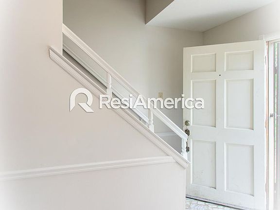 2nd image of 4943 Autumnwood Dr