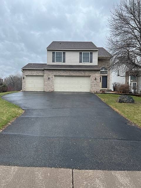 2124 - Front of Home_05122022
