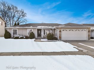 311 Wellington Ave, Elk Grove Village, IL 60007
