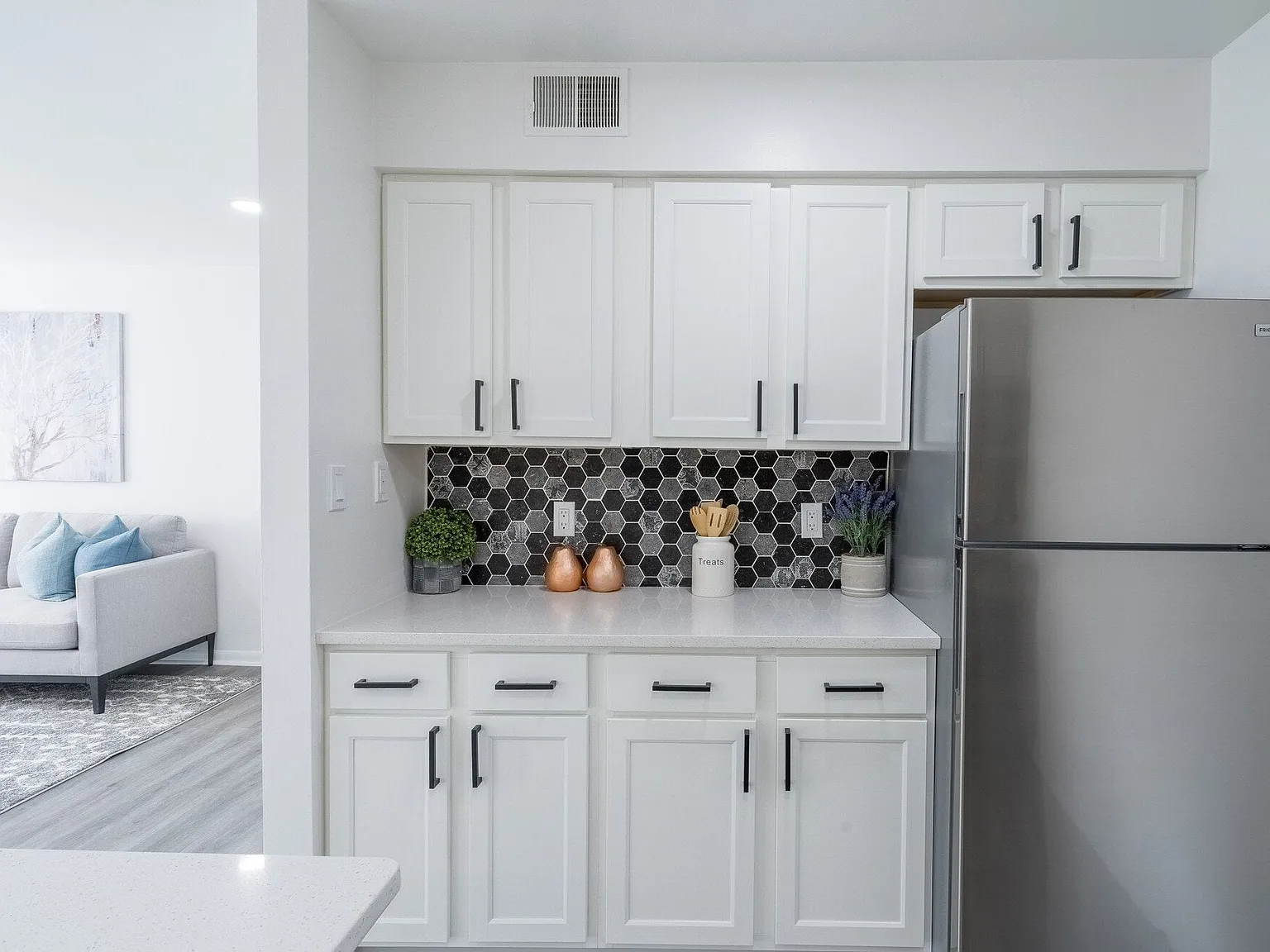Ridgeview Apartments — Photo 3
