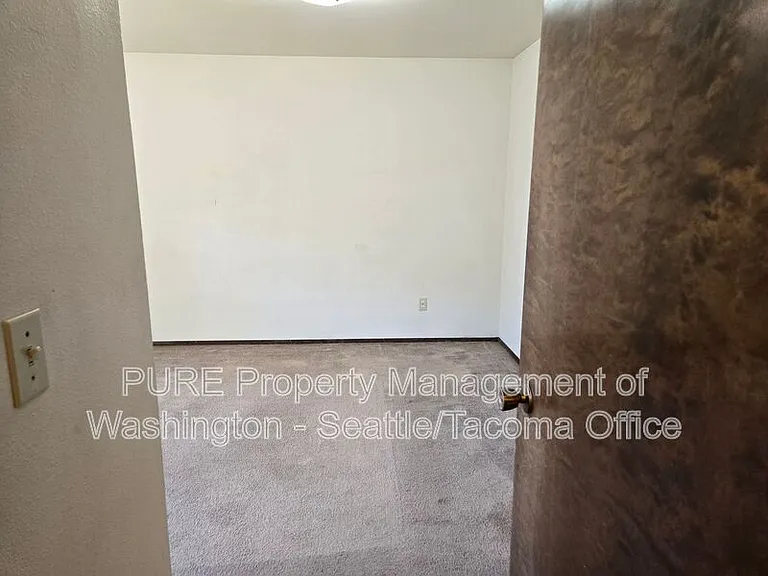 417 SW 155th St #6 — Photo 11