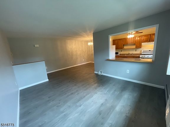 4th image of 47 Hinchman Ave APT 1C