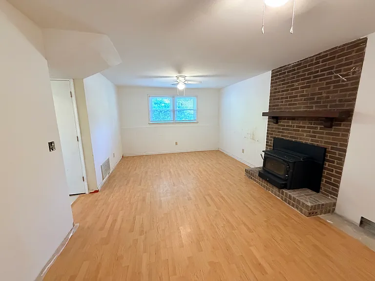 205 Wyatts Pond Ln — Photo 8
