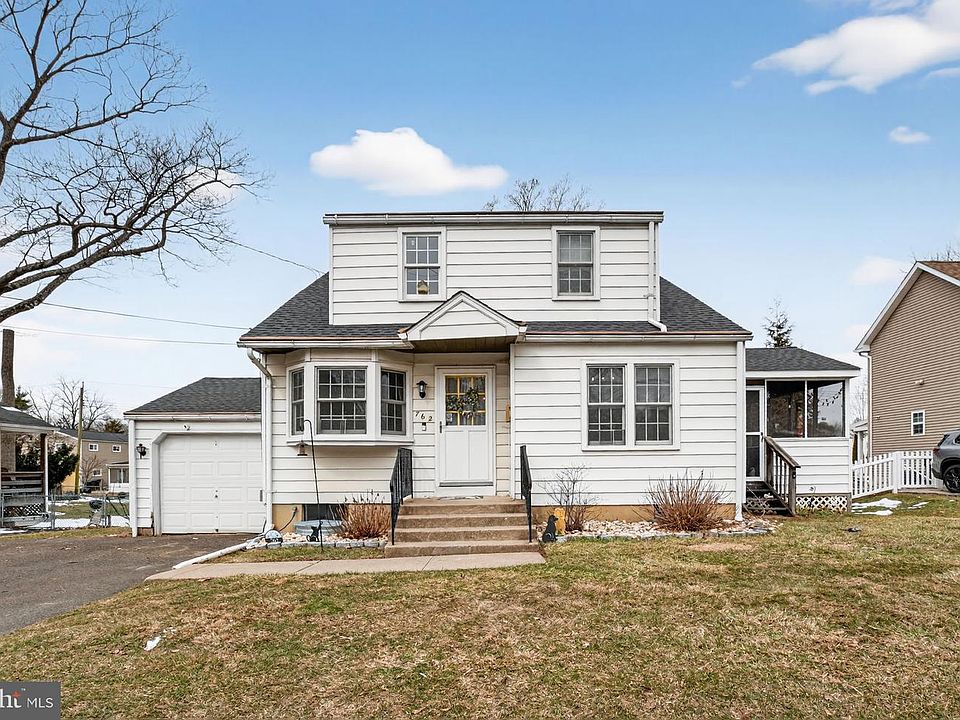 1st image of 762 Garfield Ave