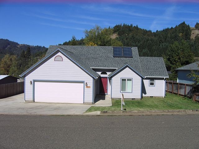 450 Alta Vista Ave.