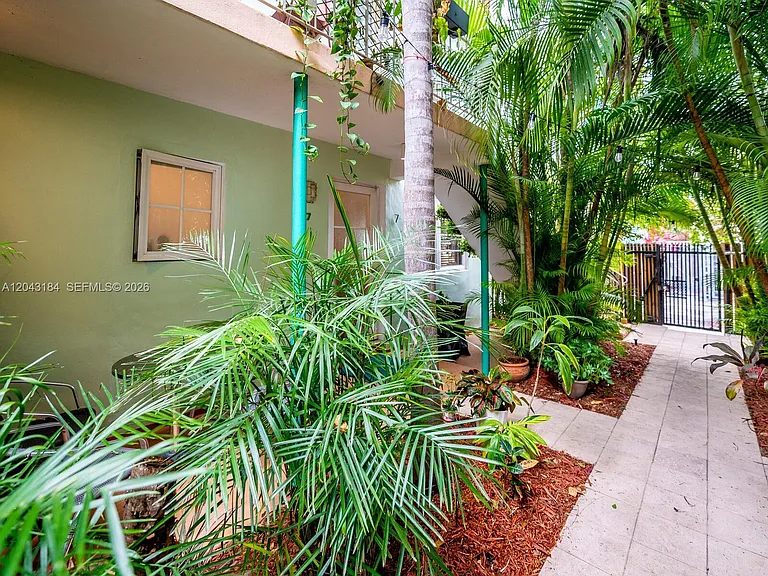 1127 S Meridian Ave #7 — Photo 3