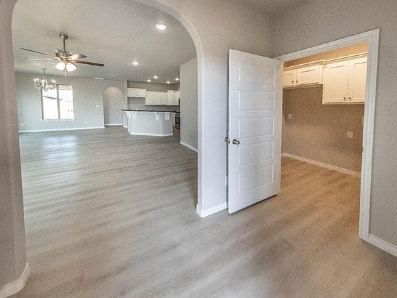 4th image of 714 E 18th
