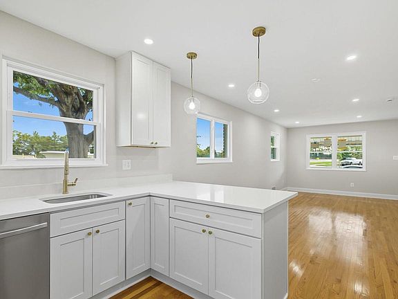 4th image of 5916 8th St NE