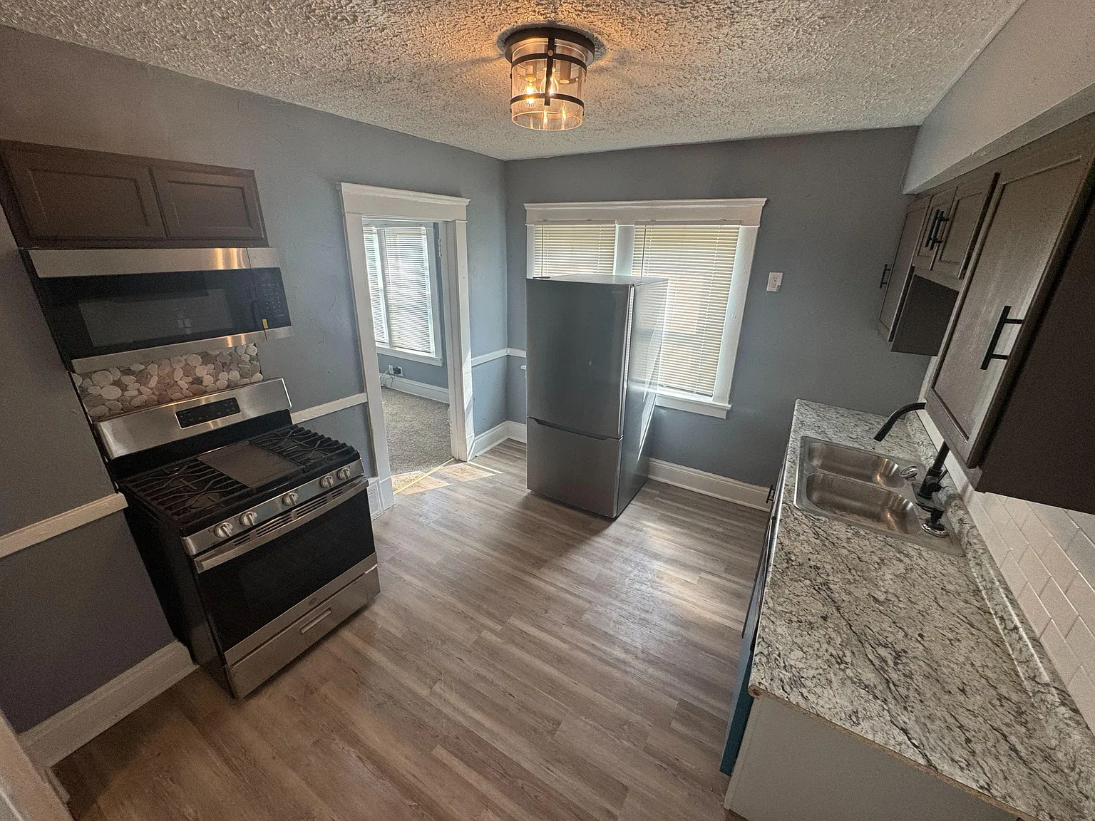 4 bed, 2.0 bath, 1674 sqft, $754 — Photo 4