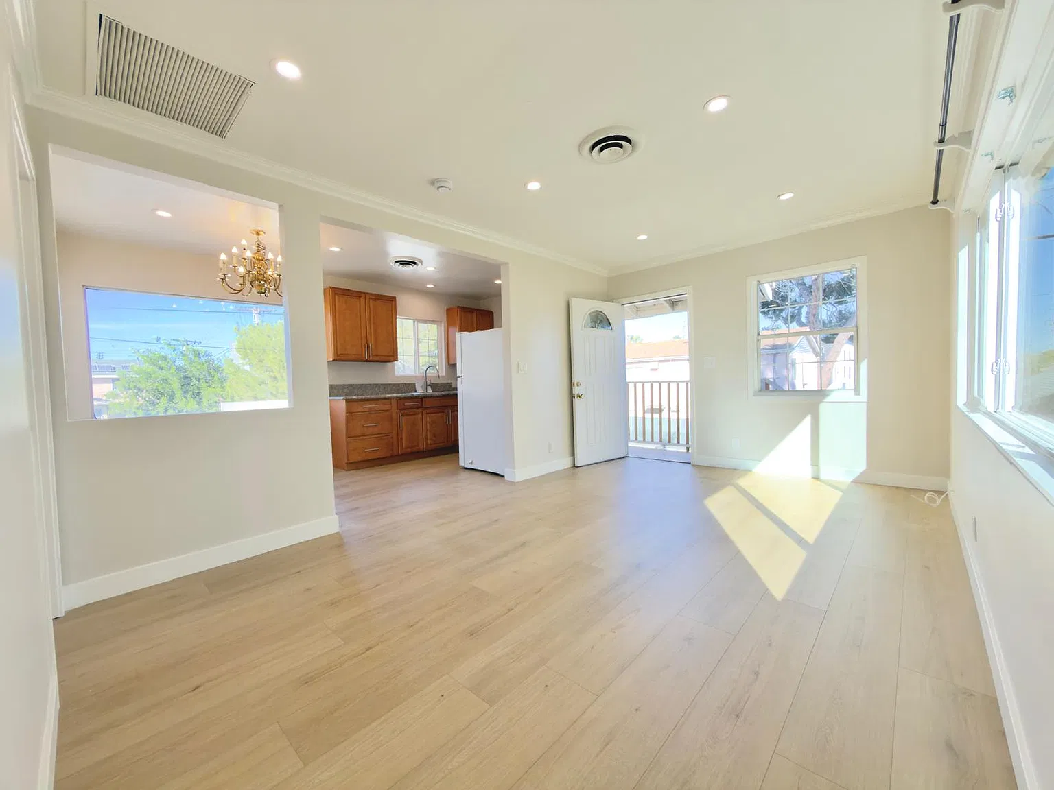 1 bed, 600 sqft, $2,100 — Photo 3