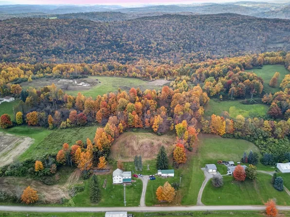 2795 Carter Rd, Montrose, PA 18801
