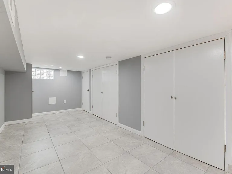 222 N Collington Ave — Photo 23