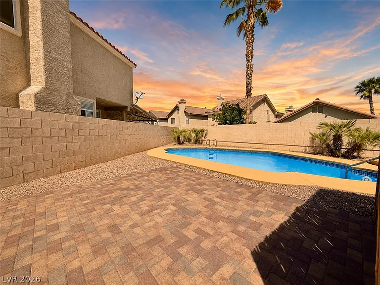 1436 Country Hollow Dr — Photo 22