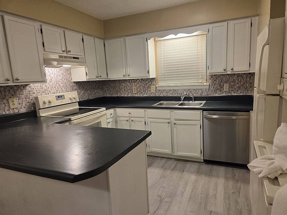 1st image of 25925 Canal Rd #212