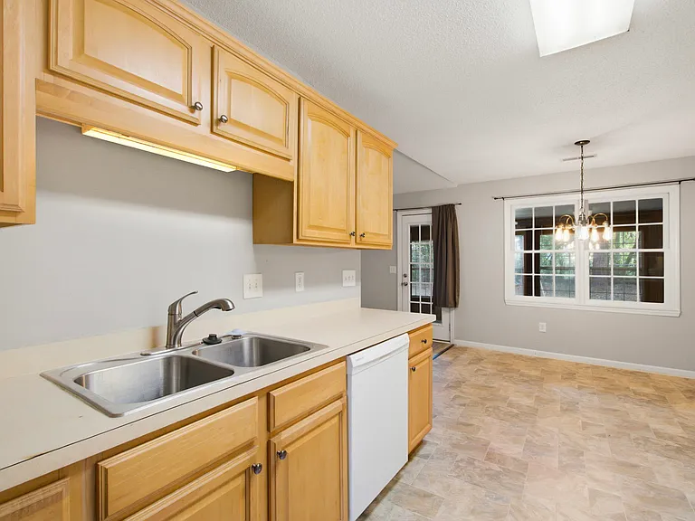 1860 Piper Dr — Photo 12