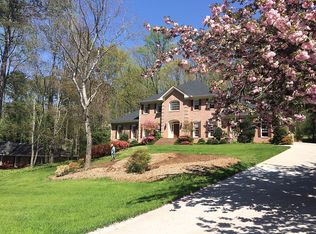 110 Fernhill Ct, Roswell, GA 30075