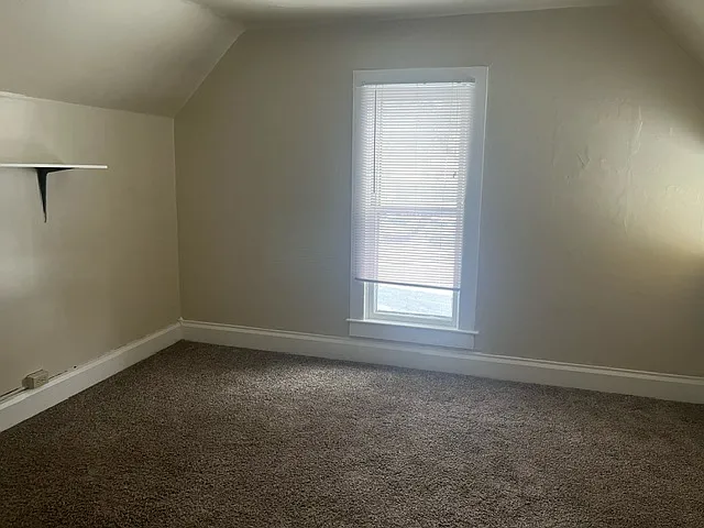 415 NE Kamiaken St — Photo 9