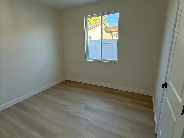 8603 Delco Ave — Photo 32
