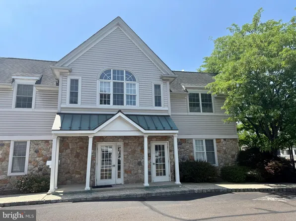 515 N Main St APT 2, Doylestown, PA 18901