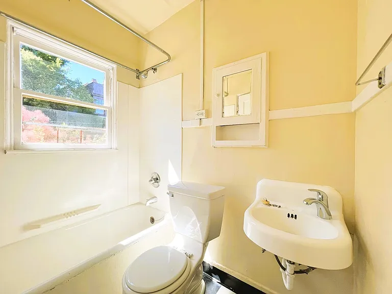 Kurdy Apartments — Photo 12