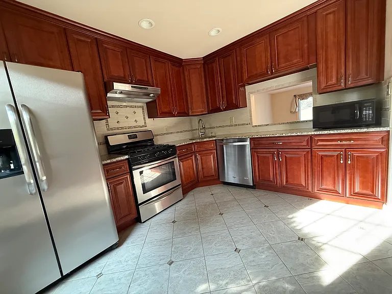 177 Irving Pl — Photo 20