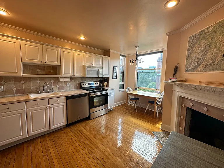 199 Marlborough St #401 — Photo 2