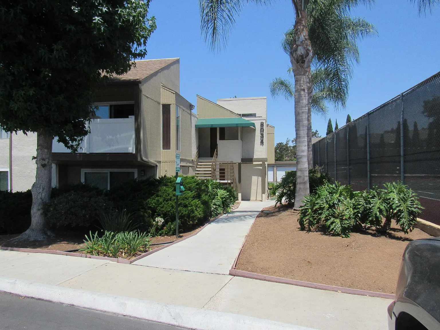 2 bed, 900 sqft, $2,850 — Photo 1