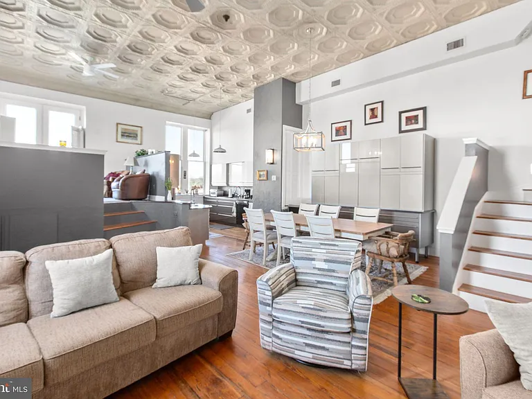 809 Caroline St #301 — Photo 12