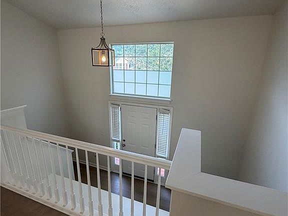 3rd image of 3484 Grovewood Ln