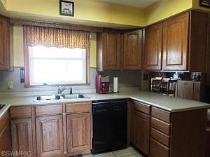 5th image of 24392 N Shore Dr