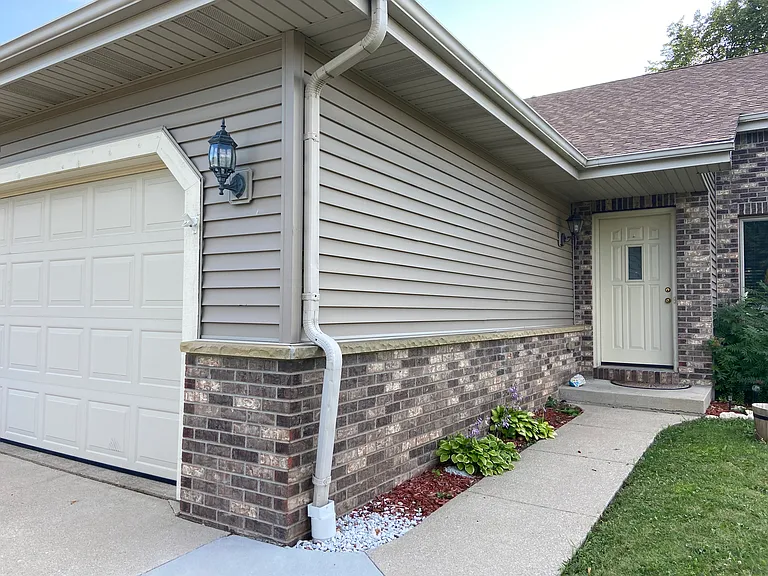 531 Timberline Dr — Photo 2