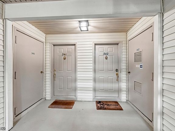 2nd image of 342 Potomac Dr #1A
