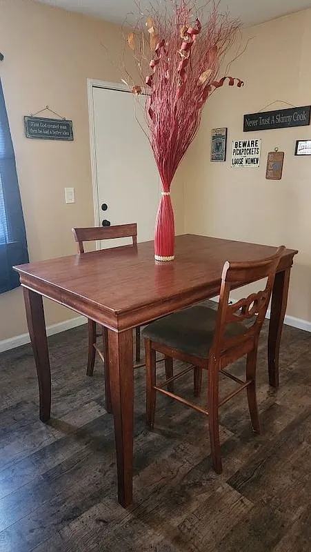 4 bed, 2.0 bath, 400 sqft, $750 — Photo 2