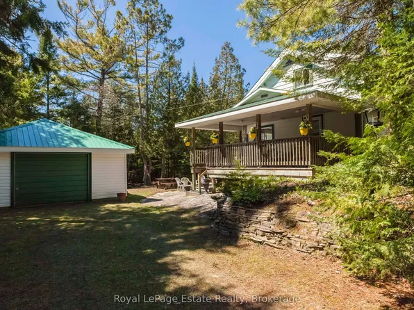 138 3rd Ave N, South Bruce Peninsula, ON N0H 2G0