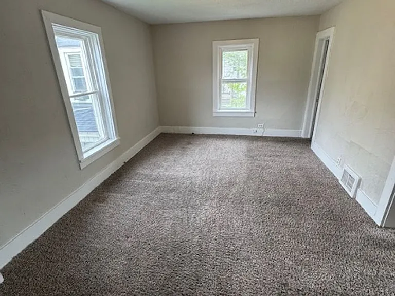 633 Runnion Ave — Photo 2