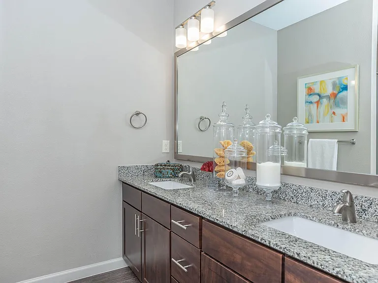Residence at Oakmont Apartments — Photo 26