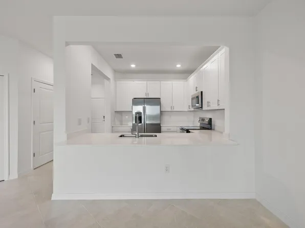 2841 Citrus St, Naples, FL 34120