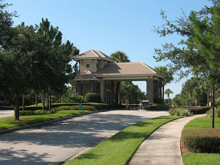 Main entrance Falcon Trace
