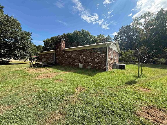 4th image of 33 Stacey Dr