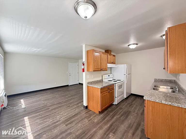 1303 Garfield Ave — Photo 5