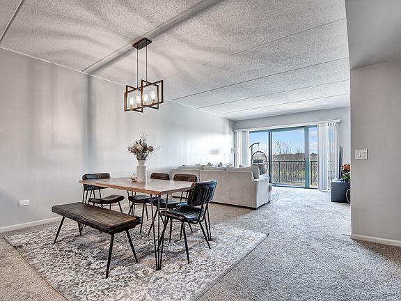 3rd image of 6420 Double Eagle Dr Unit 401
