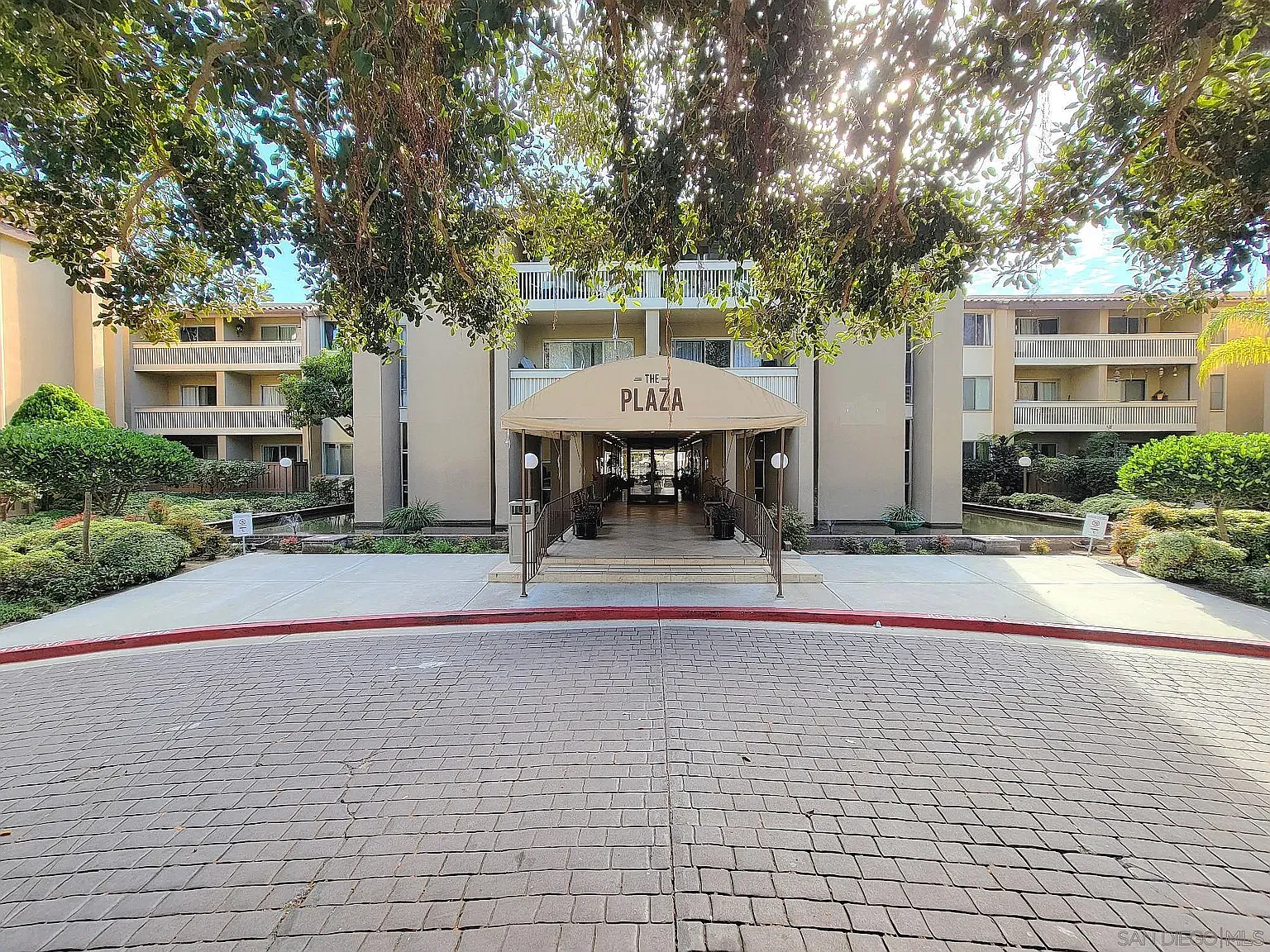 1 bed, 653 sqft, $2,950 — Photo 2
