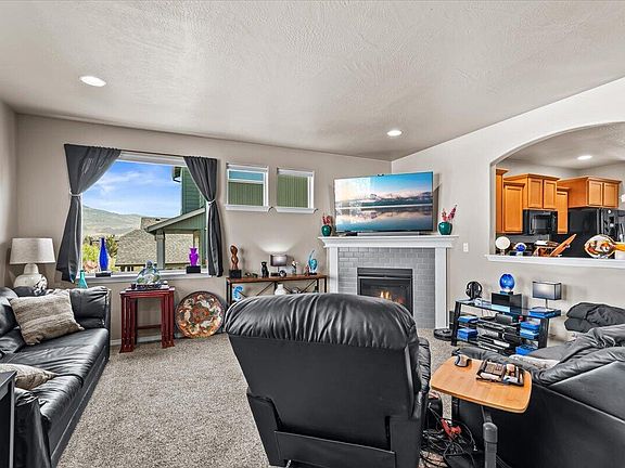 3rd image of 2264 College Way