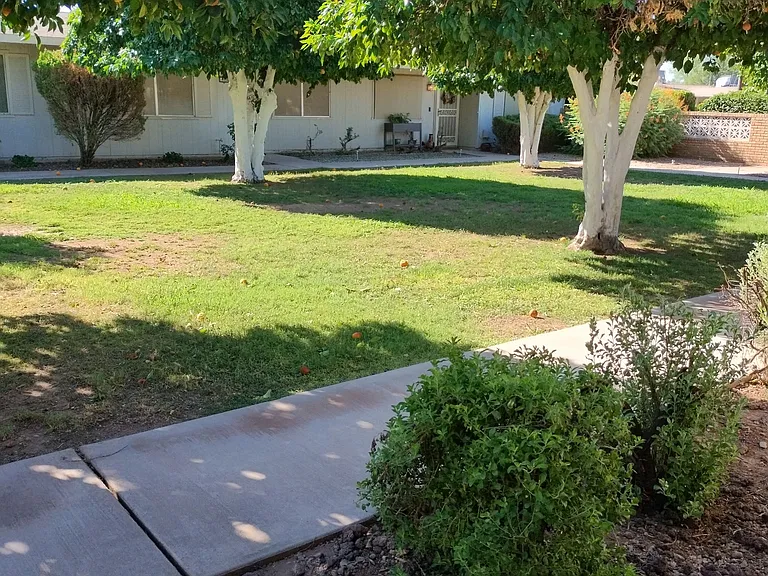 10620 W Coggins Dr — Photo 2