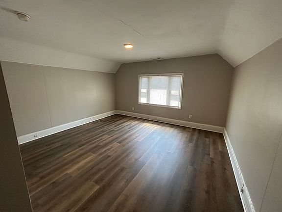 2nd image of 856 E 21st St #2