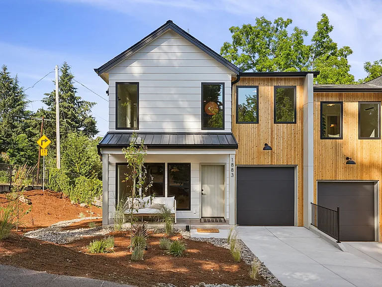 1883 Starlight Dr NW — Photo 2