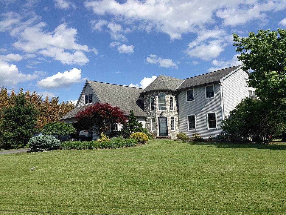 2nd image of 548 Bertolet Mill Rd