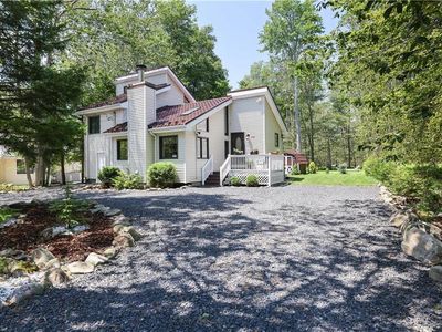 5663 Pembrook Dr, Tobyhanna, PA, 18466