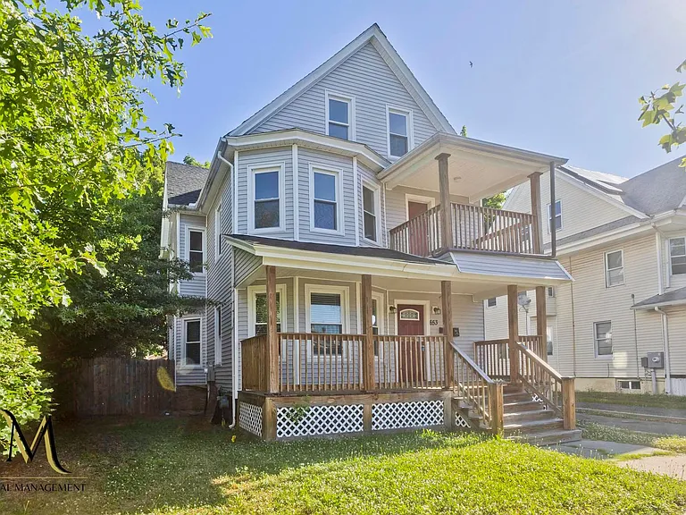 653 Belmont Ave — Photo 31